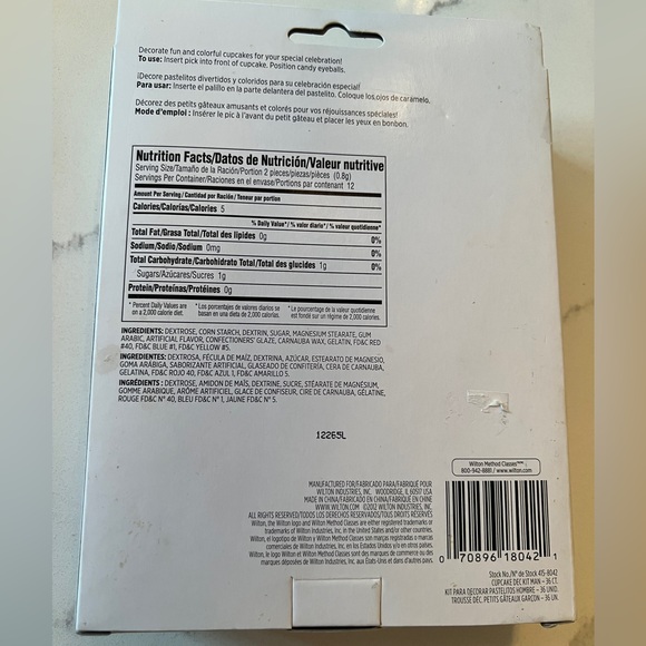 Mustache Cupcake Decorating Kit - Picture 2 of 3